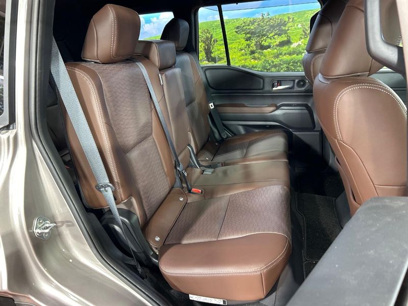 2025 Toyota Land Cruiser 250 3DA-GDJ250W (UW-6a8e58705103e)[29]