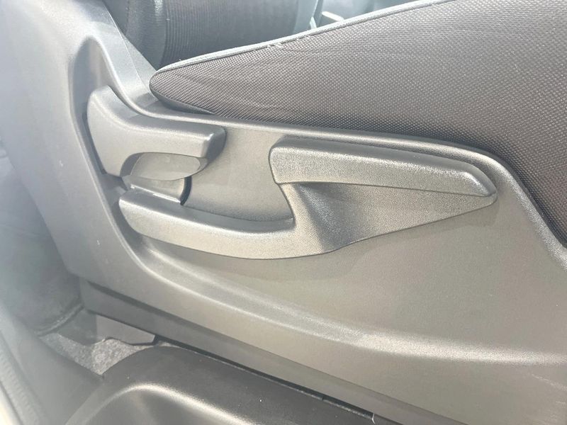 2017 Nissan Serena DAA-GFC27 (UW-6a8e58732adab)[16]