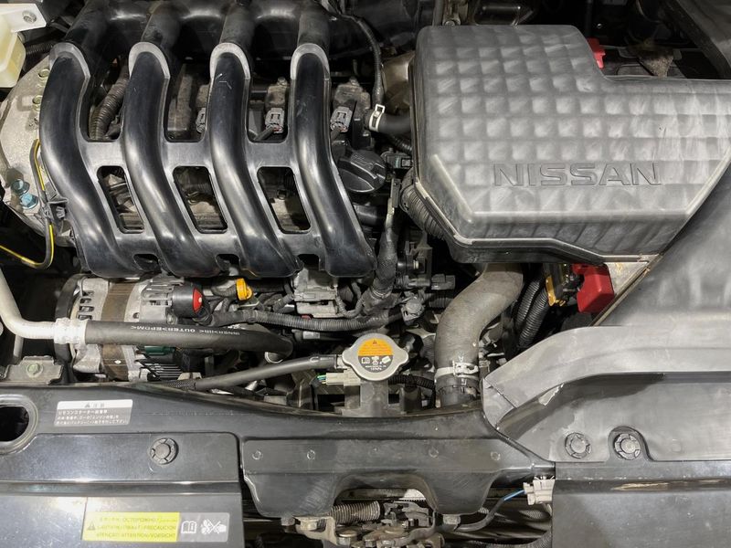 2017 Nissan Serena DAA-GFC27 (UW-6a8e58752f211)[10]