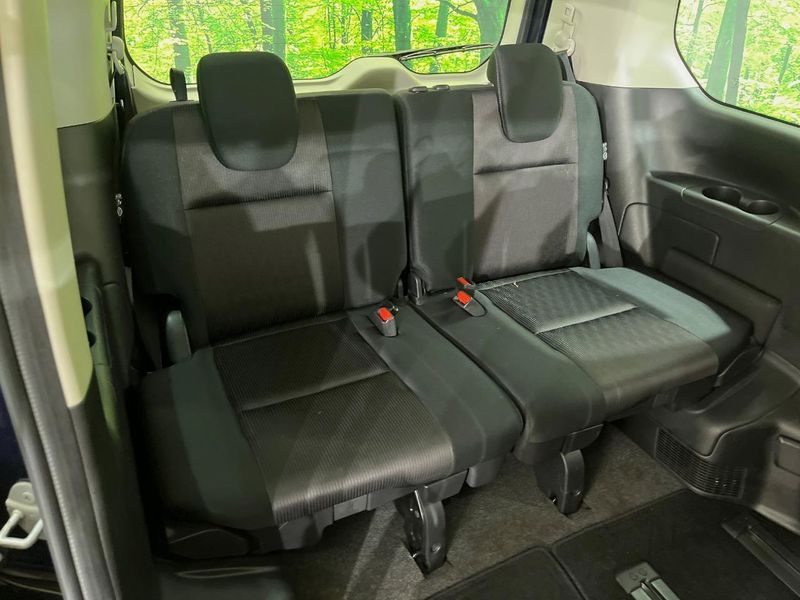 2017 Nissan Serena DAA-GFC27 (UW-6a8e58752f211)[21]