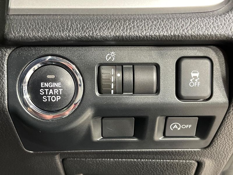 2013 Subaru XV DBA-GP7 (UW-6a8e588e207df)[17]