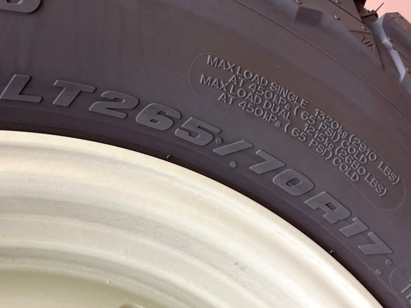2017 Toyota FJ CRUISER CBA-GSJ15W (UW-6a8e589866c95)[6]