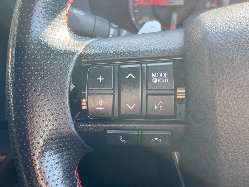 2023 Toyota Hilux 3DF-GUN125 (UW-6a8e58a4b1e79)[9]
