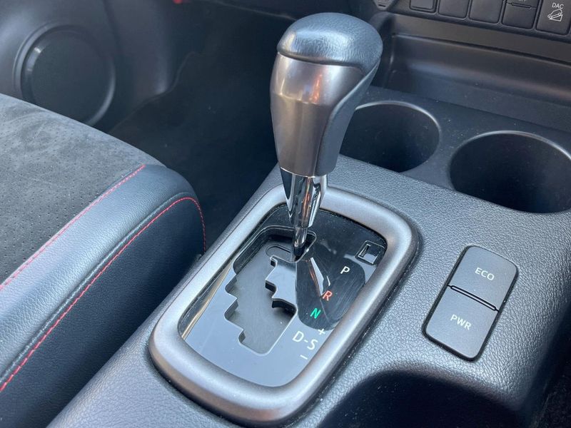2023 Toyota Hilux 3DF-GUN125 (UW-6a8e58a4b1e79)[21]