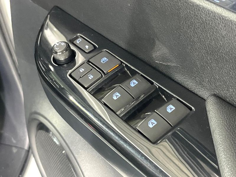 2024 Toyota Hilux 3DF-GUN125 (UW-6a8e58a603147)[9]