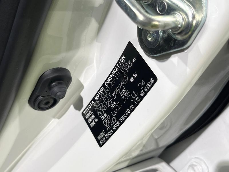 2024 Toyota Hilux 3DF-GUN125 (UW-6a8e58a603147)[1]