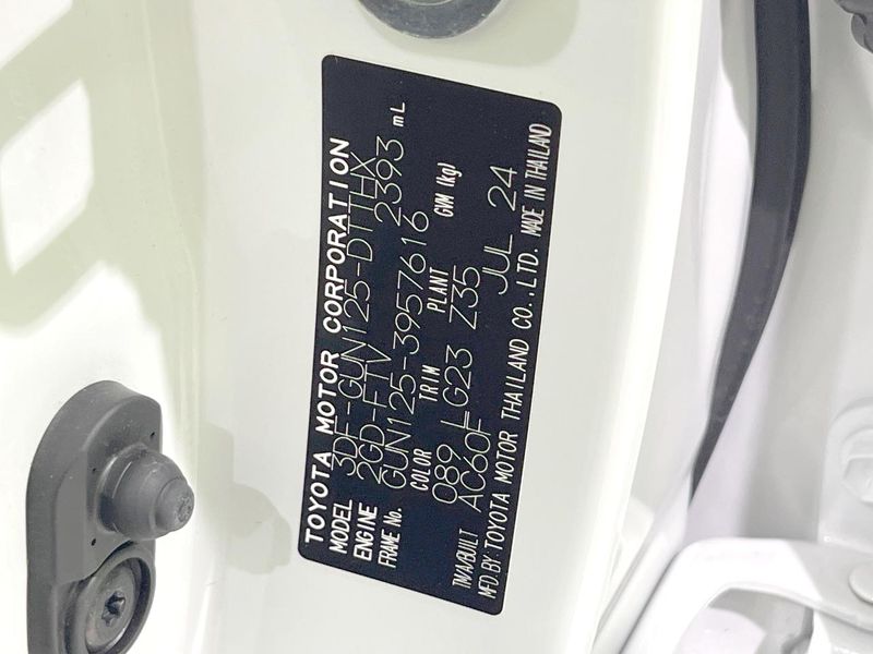2024 Toyota Hilux 3DF-GUN125 (UW-6a8e58a61a6de)[1]