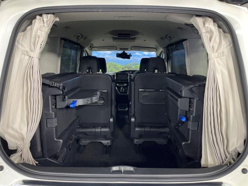 2018 Nissan Serena DAA-HFC27 (UW-6a8e58c84589a)[13]