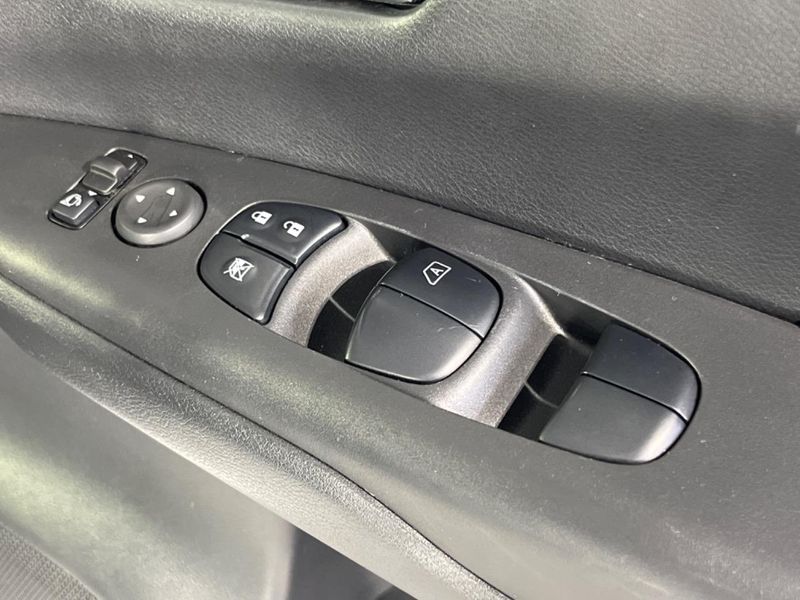 2020 Nissan Serena 6AA-HFC27 (UW-6a8e58cd31977)[23]