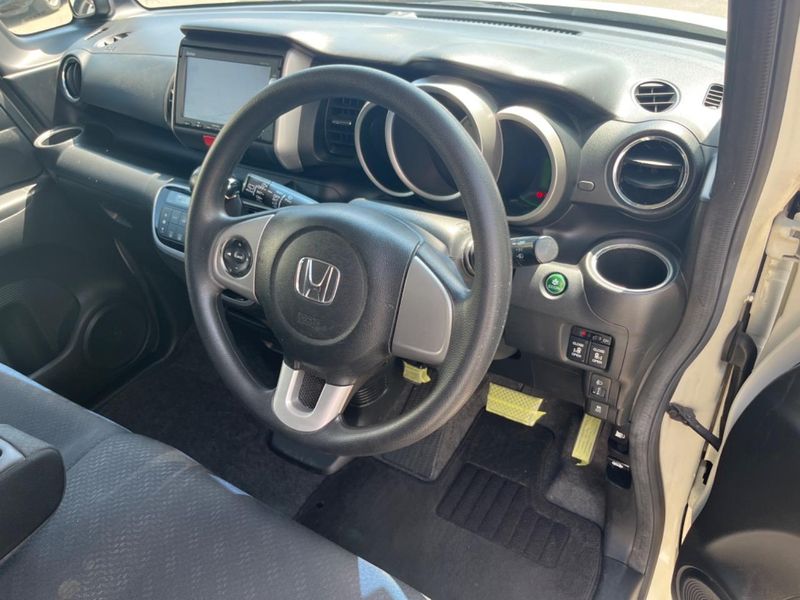 2013 Honda N-BOX DBA-JF1 (UW-6a8e58eb4ef9c)[5]