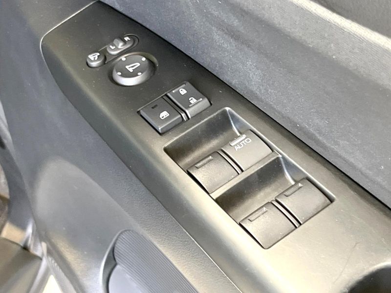 2015 Honda N-BOX DBA-JF1 (UW-6a8e58eea4712)[27]