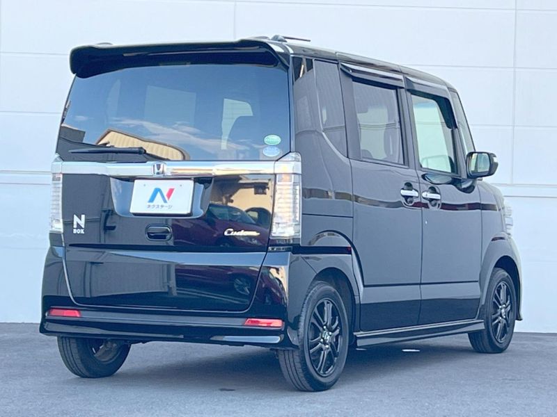 2017 Honda N-BOX CUSTOM DBA-JF1 (UW-6a8e58f207a44)[23]