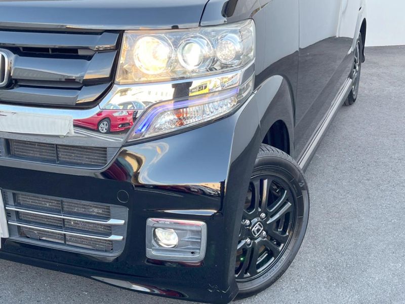 2017 Honda N-BOX CUSTOM DBA-JF1 (UW-6a8e58f207a44)[11]