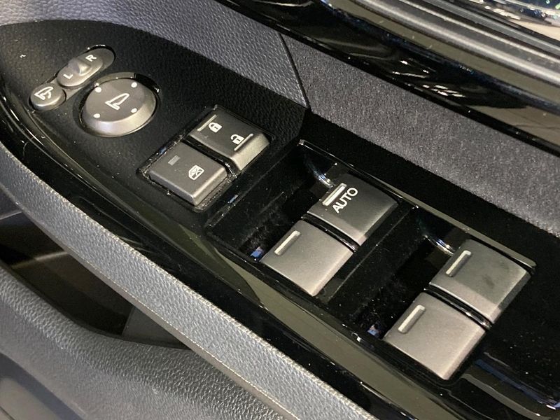 2021 Honda N-BOX CUSTOM 6BA-JF3 (UW-6a8e590e77715)[23]