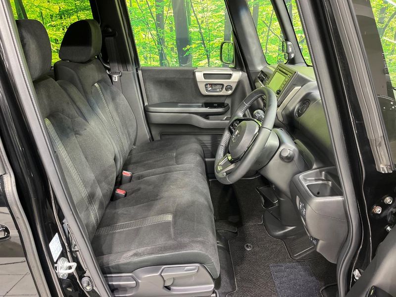 2023 Honda N-BOX CUSTOM 6BA-JF4 (UW-6a8e591943cb3)[28]