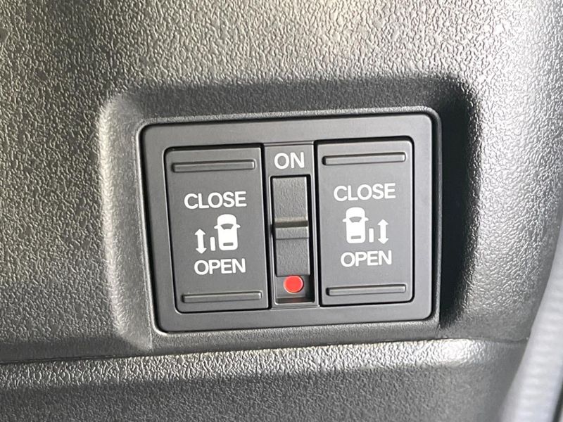 2026 Honda N-BOX CUSTOM 6BA-JF6 (UW-6a8e592b279fc)[26]