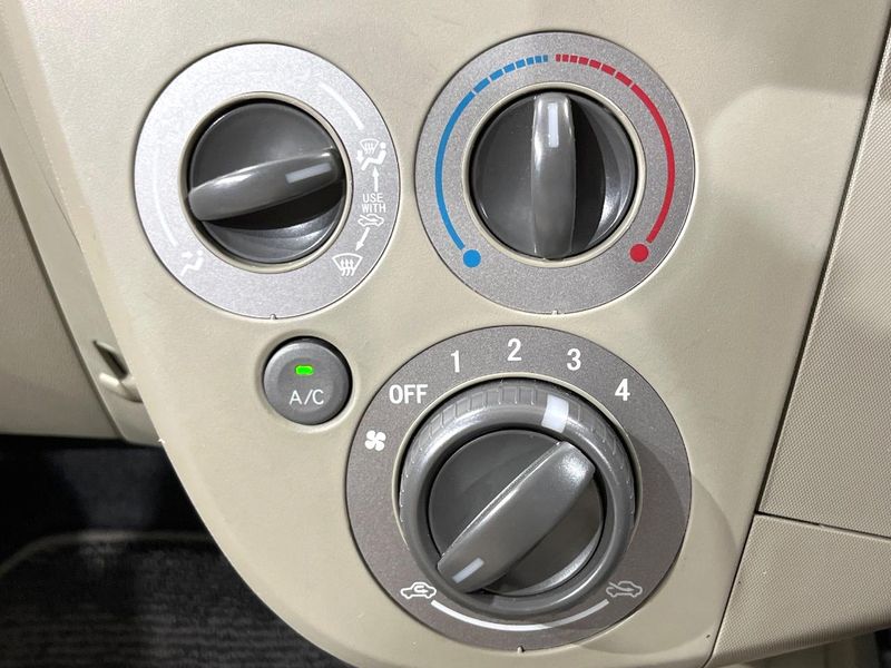 2017 Daihatsu Mira DBA-L285S (UW-6a8e595e6f594)[22]