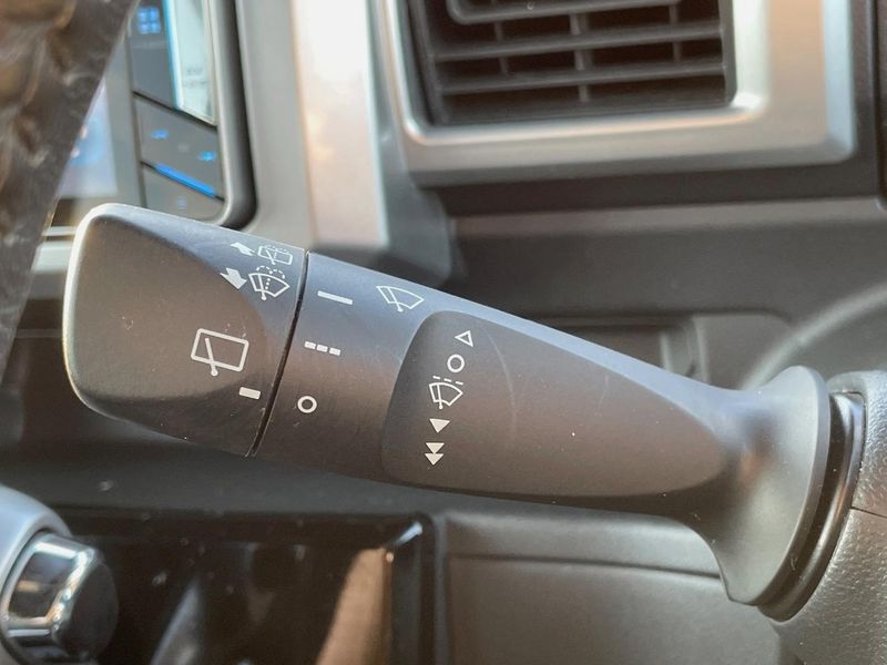 2017 Toyota Pixis Mega DBA-LA700A (UW-6a8e599601c59)[6]