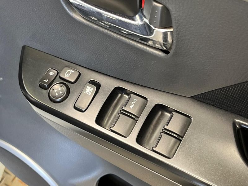 2012 Suzuki Wagon R Stingray DBA-MH23S (UW-6a8e59df84e4f)[6]
