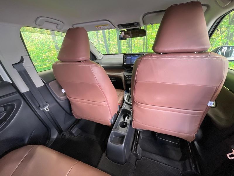 2022 Toyota Yaris Cross 6AA-MXPJ10 (UW-6a8e5a4a71afd)[24]