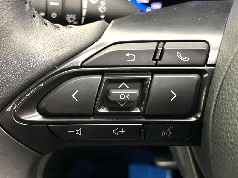 2023 Toyota Yaris Cross 6AA-MXPJ10 (UW-6a8e5a4e175fa)[14]