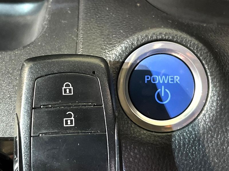 2022 Toyota Yaris Cross 6AA-MXPJ15 (UW-6a8e5a52d89a5)[12]