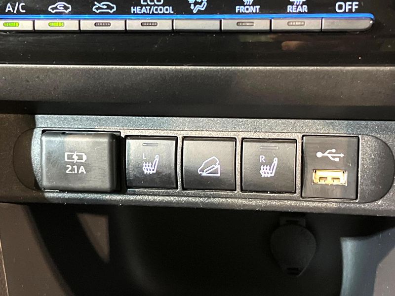 2022 Toyota Yaris Cross 6AA-MXPJ15 (UW-6a8e5a52d89a5)[15]