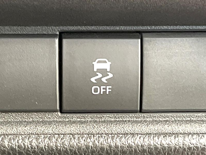 2022 Toyota Sienta 6AA-MXPL10G (UW-6a8e5a59d0703)[27]