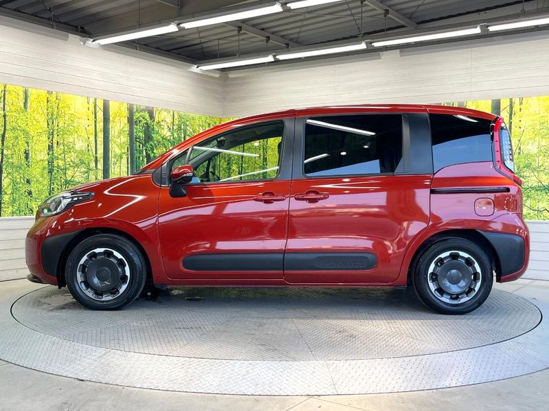 2022 Toyota Sienta 6AA-MXPL10G (UW-6a8e5a59d0703)[12]