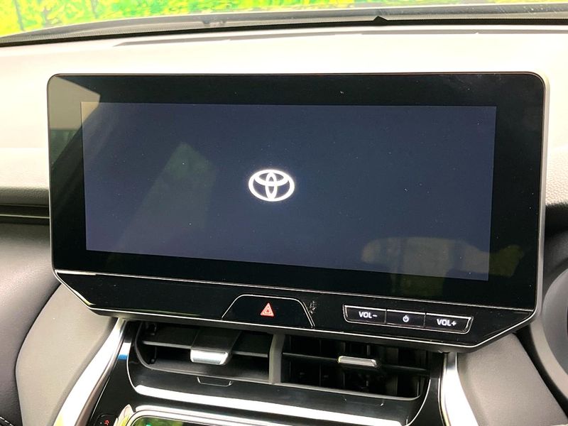 2023 Toyota Harrier 6BA-MXUA80 (UW-6a8e5a6bd305e)[28]