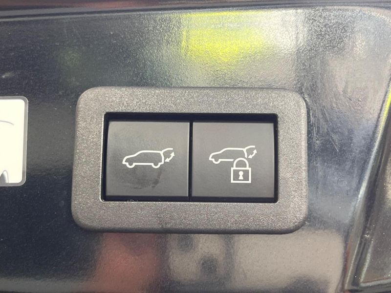 2024 Toyota Prius 6AA-MXWH60 (UW-6a8e5a72ce6fd)[15]