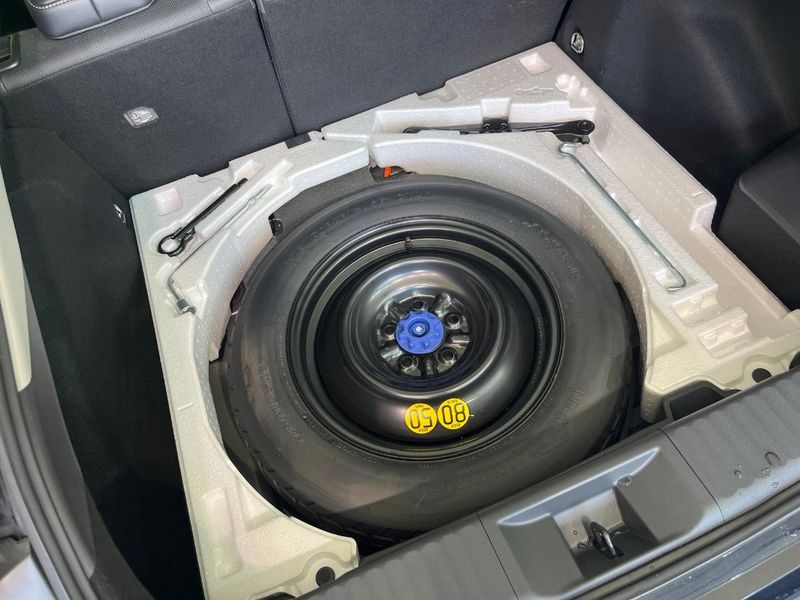 2024 Toyota Prius 6AA-MXWH60 (UW-6a8e5a740a77b)[18]