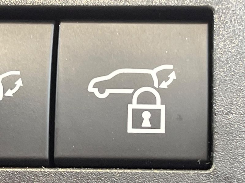 2025 Toyota Prius 6AA-MXWH60 (UW-6a8e5a75ace7a)[25]