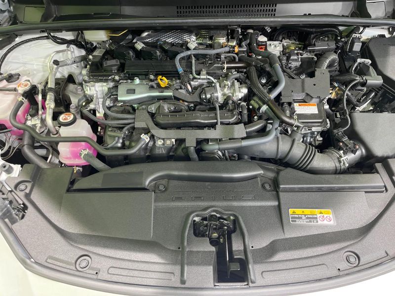 2025 Toyota Prius 6AA-MXWH60 (UW-6a8e5a761801b)[12]