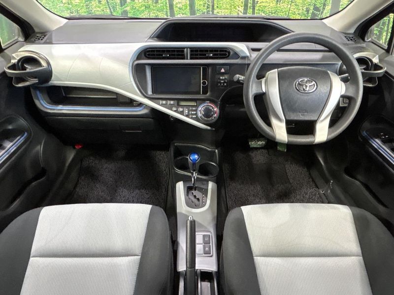 2014 Toyota Aqua DAA-NHP10 (UW-6a8e5a8b85733)[29]
