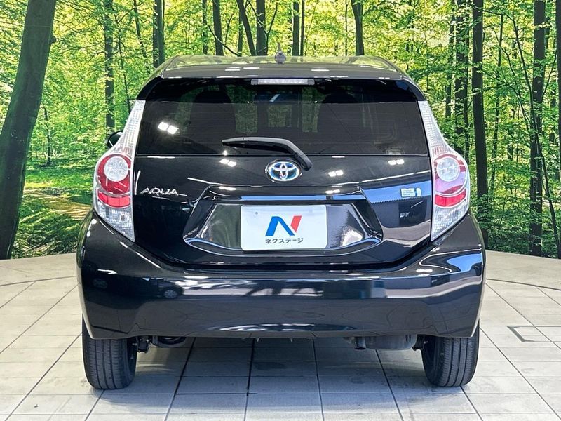 2014 Toyota Aqua DAA-NHP10 (UW-6a8e5a8b85733)[24]
