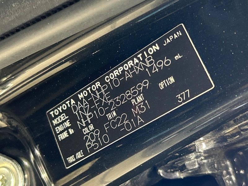 2014 Toyota Aqua DAA-NHP10 (UW-6a8e5a8b85733)[1]