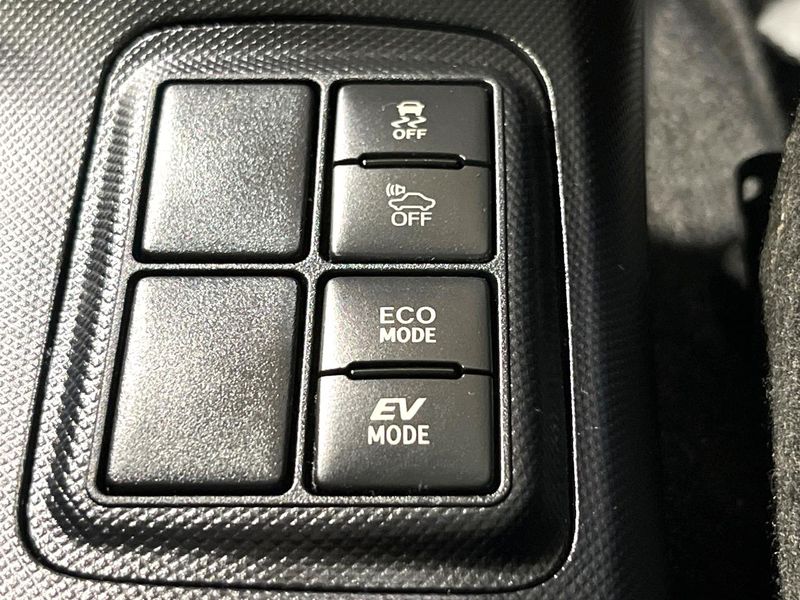 2016 Toyota Aqua DAA-NHP10 (UW-6a8e5a8d7bc91)[15]