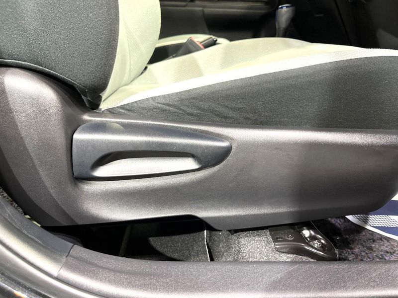 2016 Toyota Aqua DAA-NHP10 (UW-6a8e5a8d7bc91)[7]