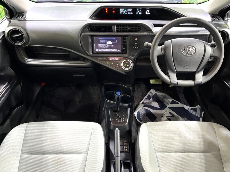 2016 Toyota Aqua DAA-NHP10 (UW-6a8e5a8d7bc91)[27]