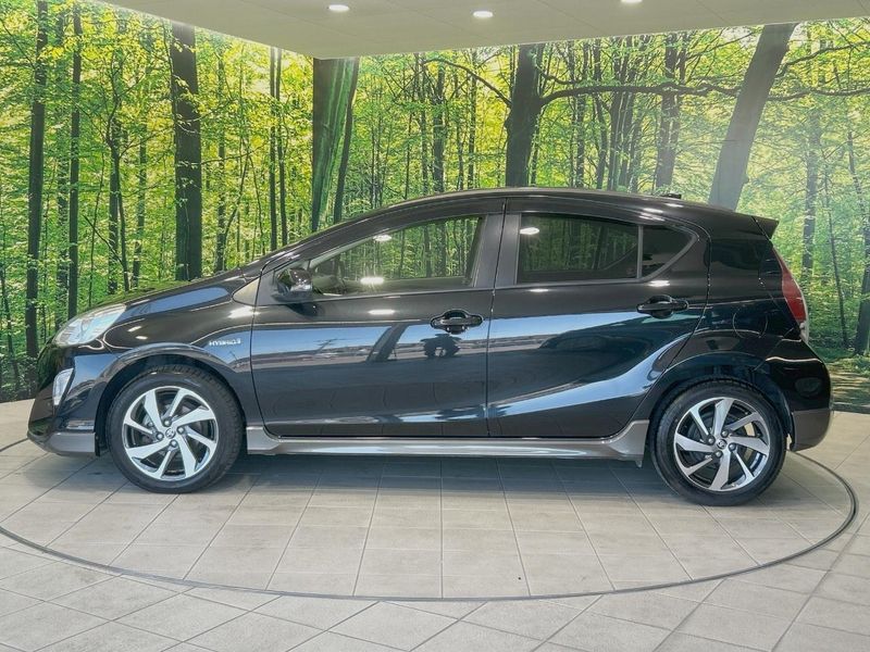 2014 Toyota Aqua DAA-NHP10 (UW-6a8e5a920873a)[6]