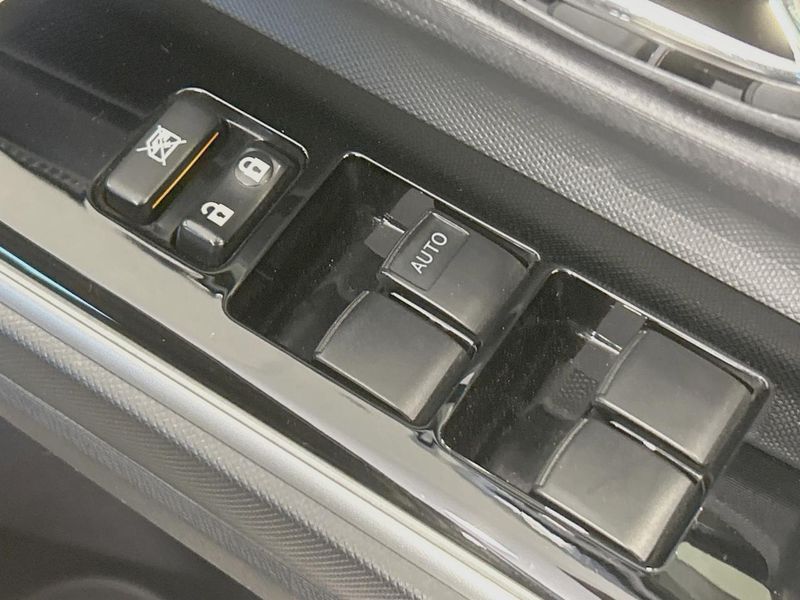 2014 Toyota Aqua DAA-NHP10 (UW-6a8e5a920873a)[16]