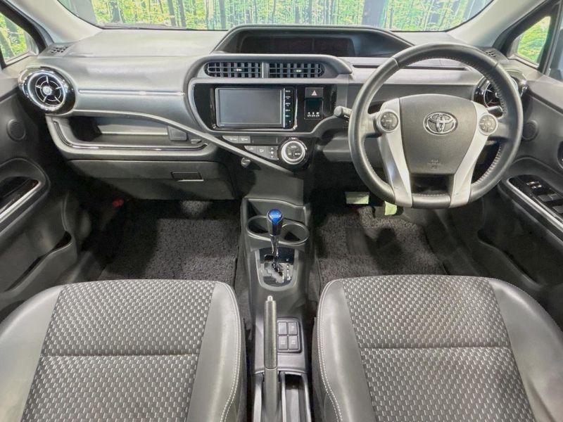 2014 Toyota Aqua DAA-NHP10 (UW-6a8e5a920873a)[21]