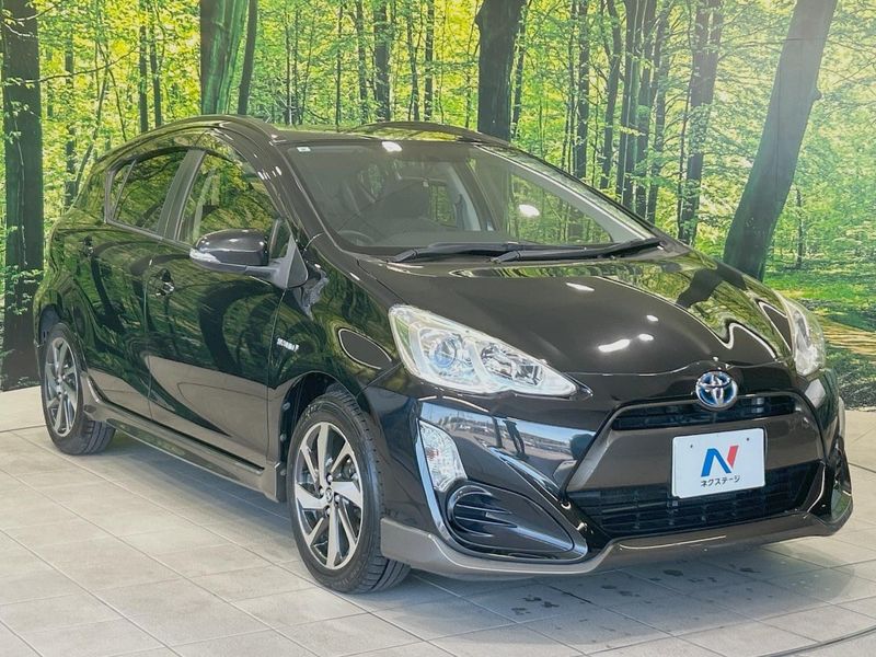 2014 Toyota Aqua DAA-NHP10 (UW-6a8e5a920873a)[26]