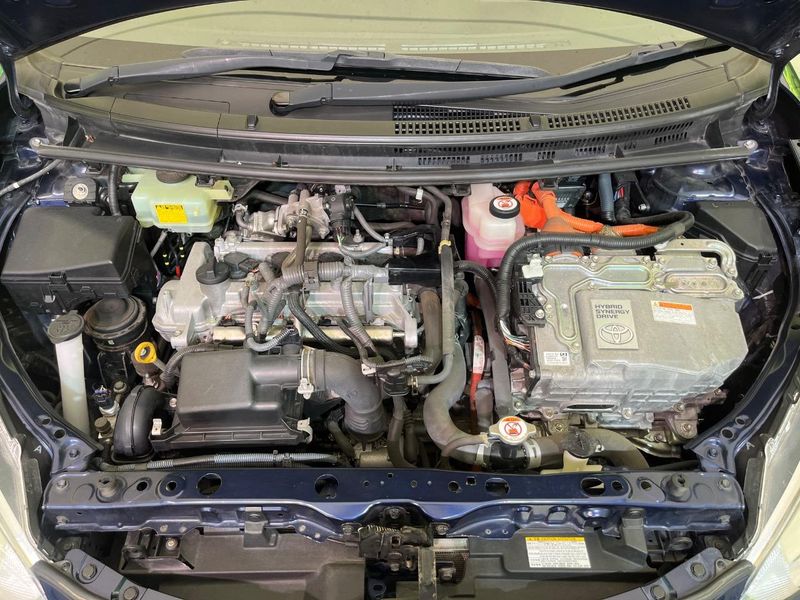 2017 Toyota Aqua DAA-NHP10 (UW-6a8e5a947ff82)[25]