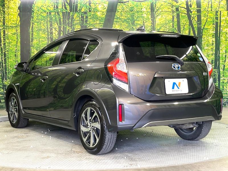 2017 Toyota Aqua DAA-NHP10H (UW-6a8e5a953b1be)[11]