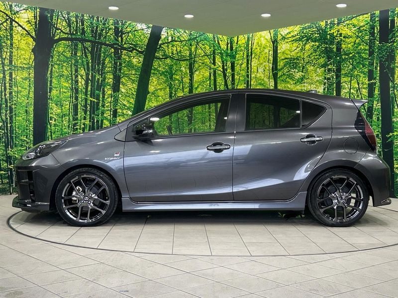 2018 Toyota Aqua DAA-NHP10 (UW-6a8e5a97600ff)[13]