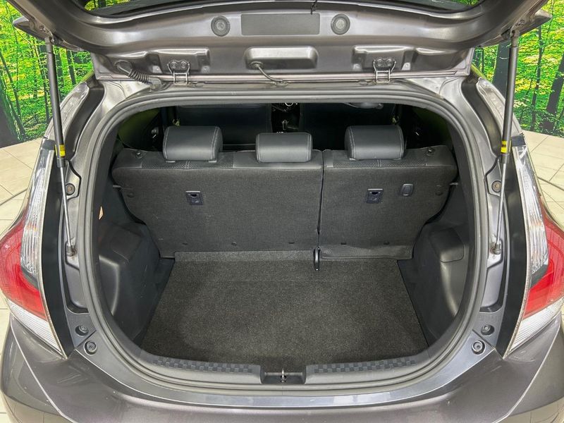 2018 Toyota Aqua DAA-NHP10 (UW-6a8e5a97600ff)[29]