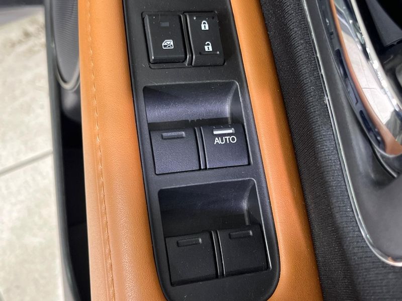 2015 Honda Vezel DAA-RU4 (UW-6a8e5ac77aaa2)[11]