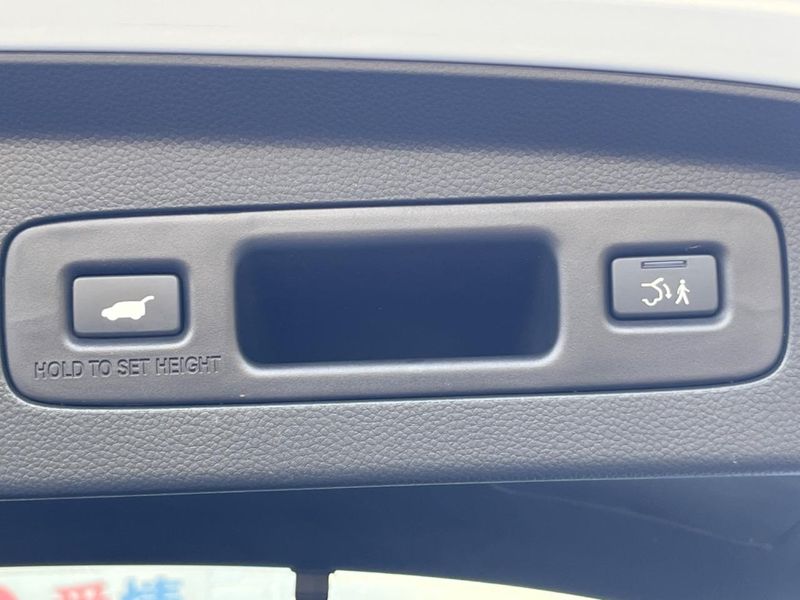 2022 Honda Vezel 6AA-RV5 (UW-6a8e5acd75c16)[23]